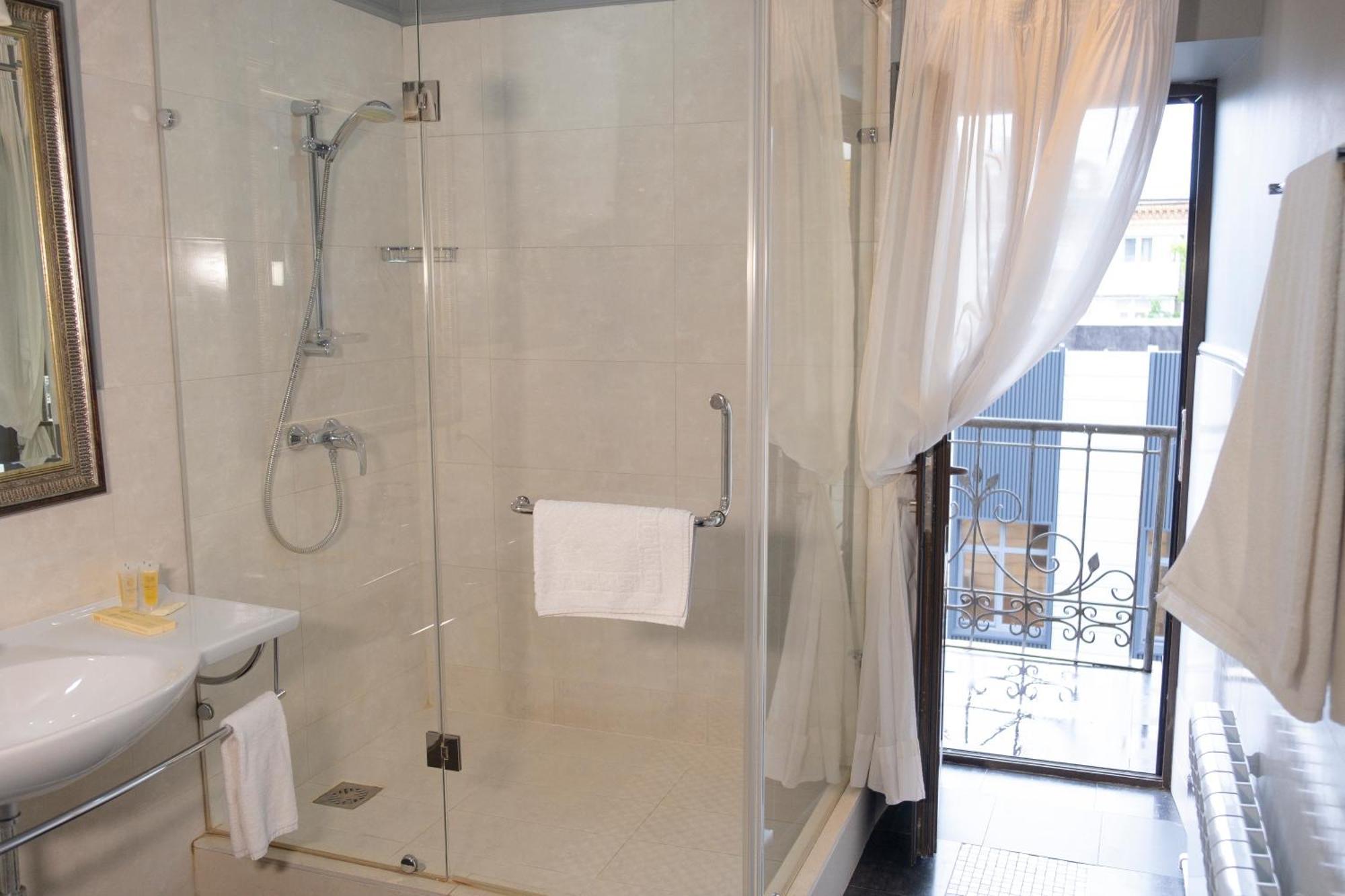 Plaza Hotel Kokshetau Exterior foto