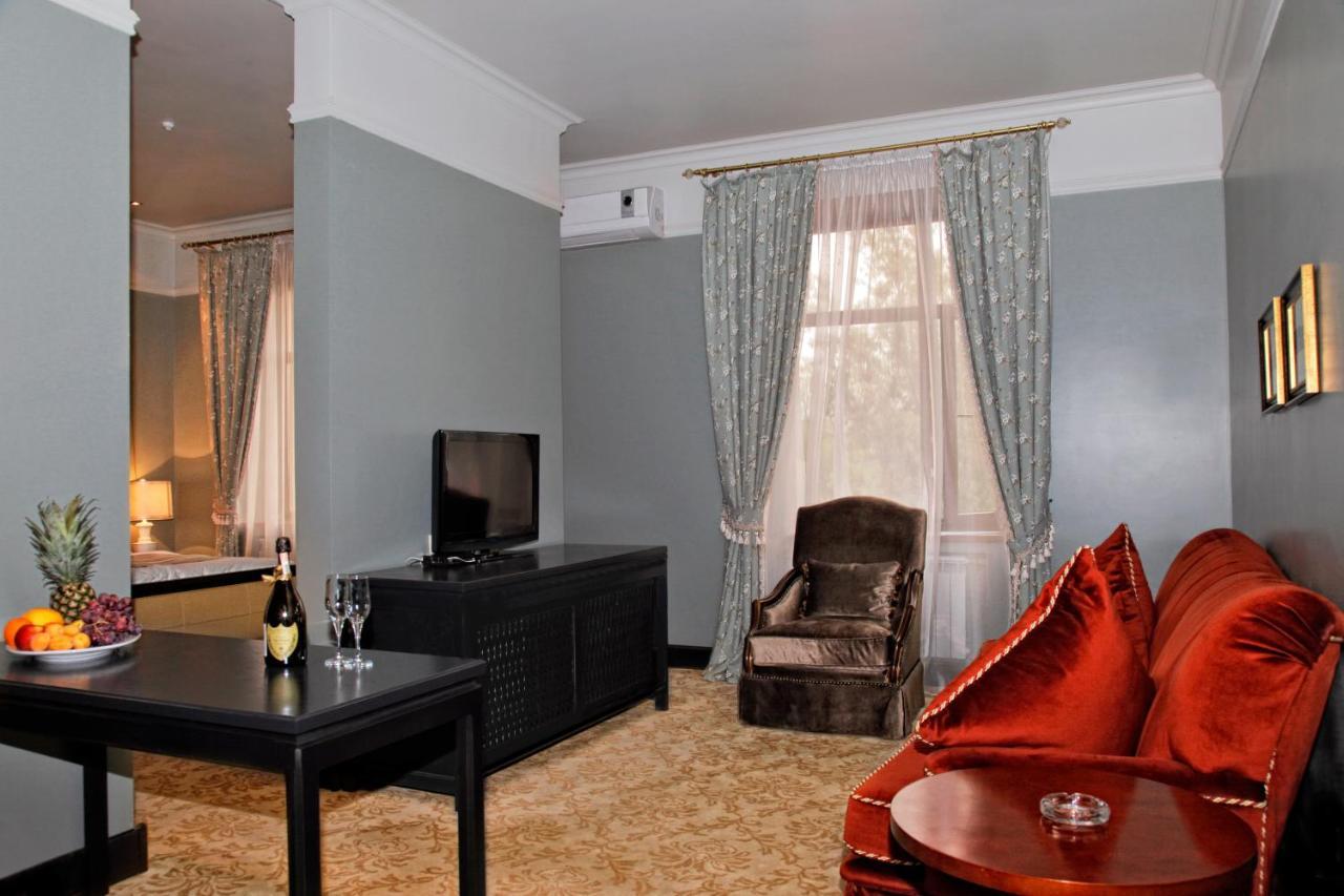 Plaza Hotel Kokshetau Exterior foto